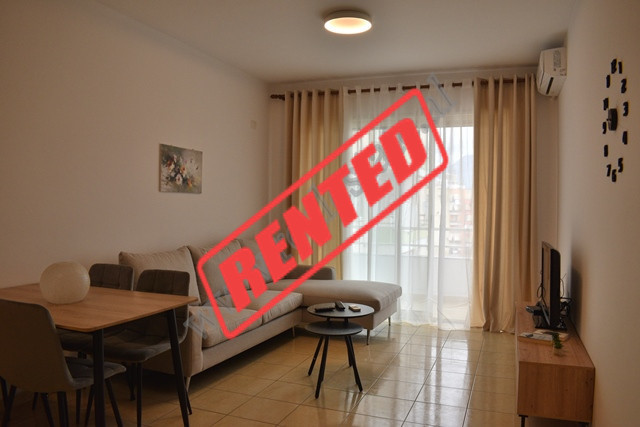 Apartament 1+1 me qira ne rrugen Don Bosko prane Kompleksit Vizion Plus ne Tirane.
Eshte e pozicion